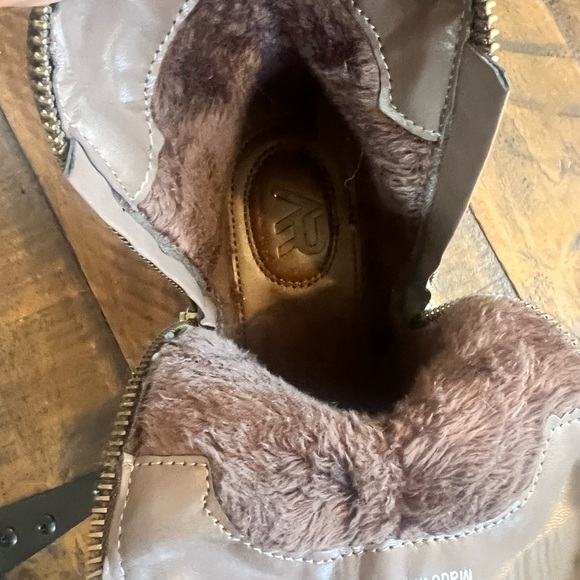 American Rag Booties -size 8 - Picture 9 of 9